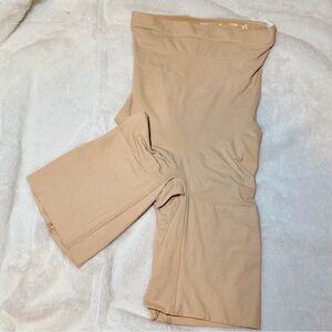 SPANX High Rise Shaper Short with Open Gusset Sz M